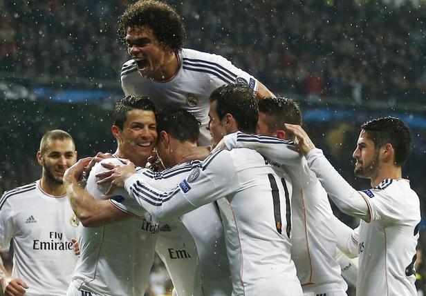 既能踢左中 既能踢左中