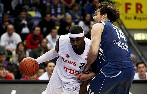 坚持不懈的 坚持不懈的