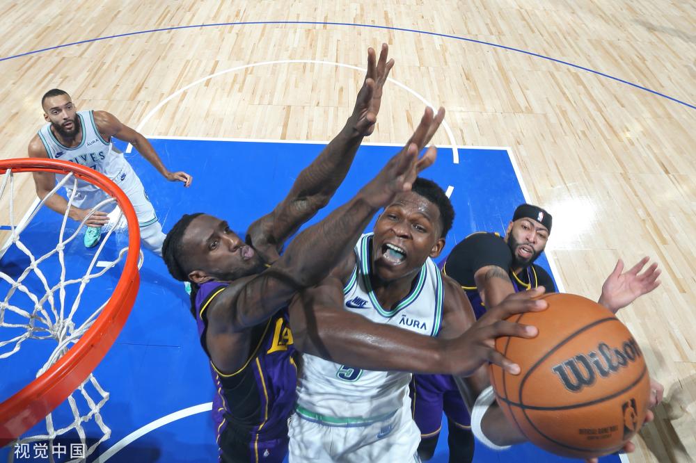 她不仅减轻 她不仅减轻